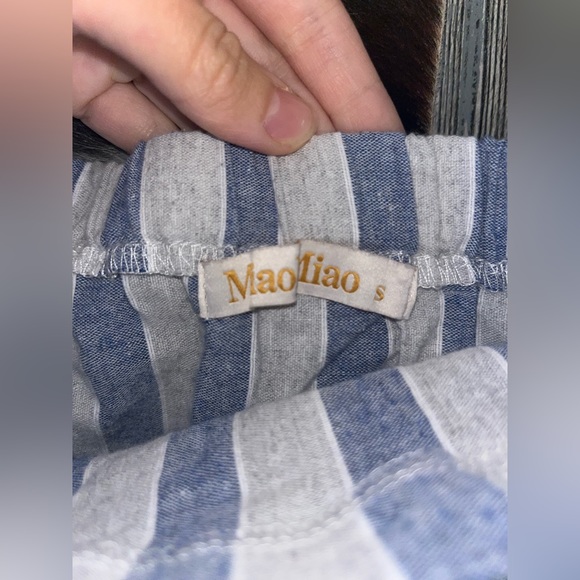 Off the Shoulder size small lightweight blue striped tie back blouse - Picture 3 of 5